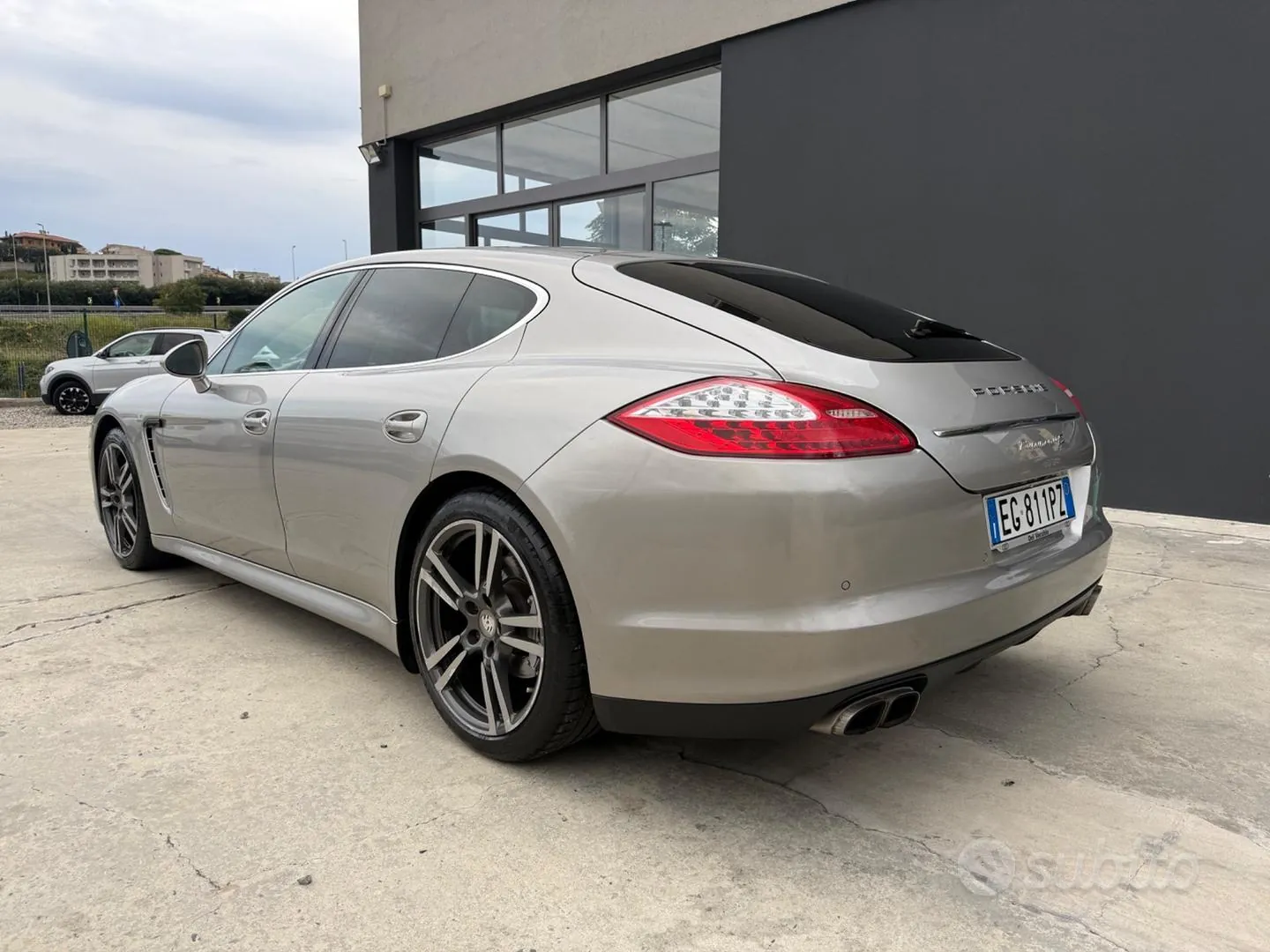 Porsche Panamera 2011 photo 4