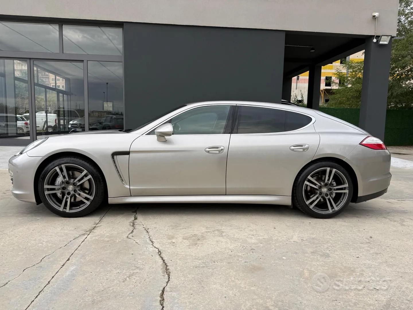 Porsche Panamera 2011 photo 3