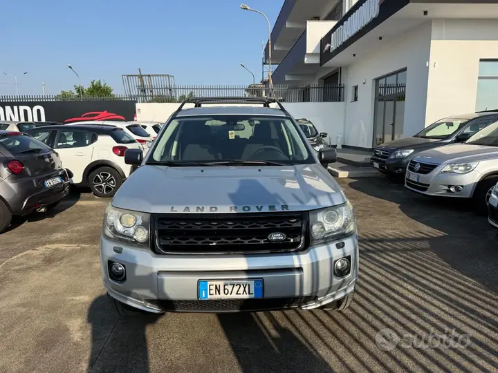 Land Rover Freelander 2013 photo 2