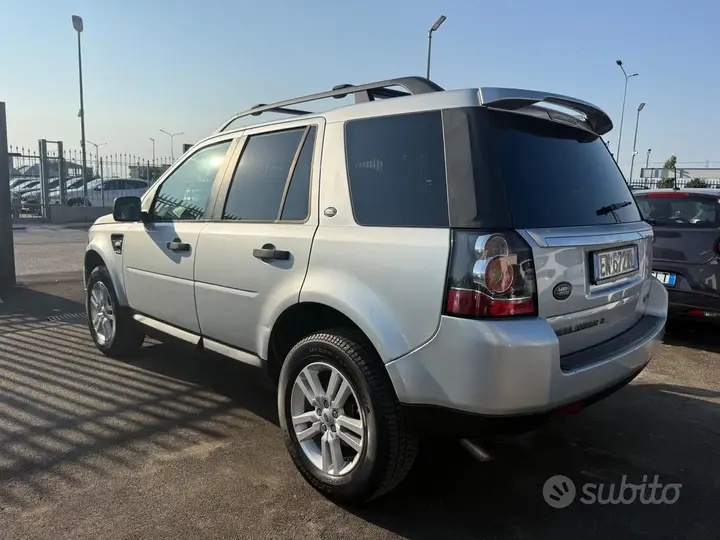 Land Rover Freelander 2013 photo 4