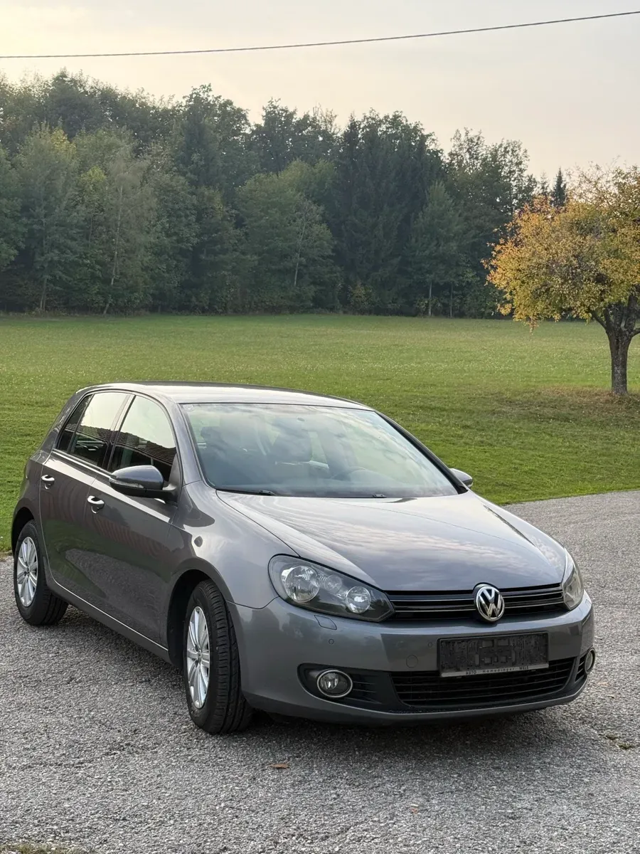 Volkswagen Golf 2012 photo 2