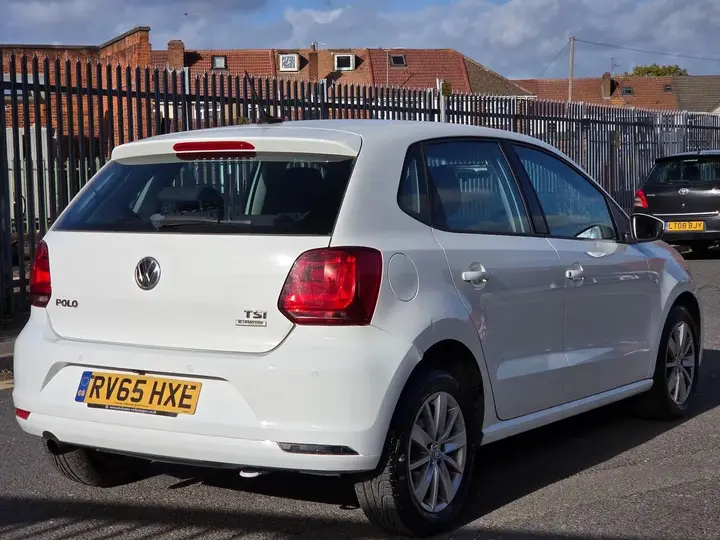 Volkswagen Polo 2015 photo 3
