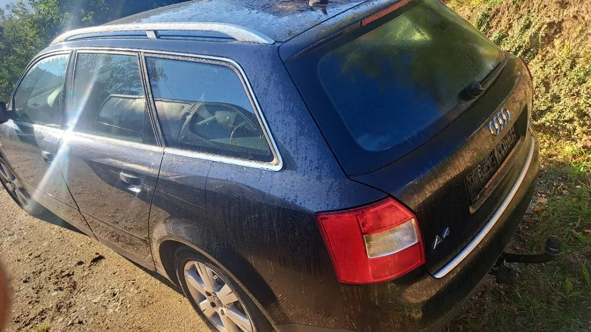 Audi A4 2004 photo 2