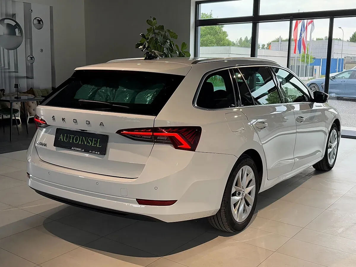 Skoda Octavia 2021 photo 3