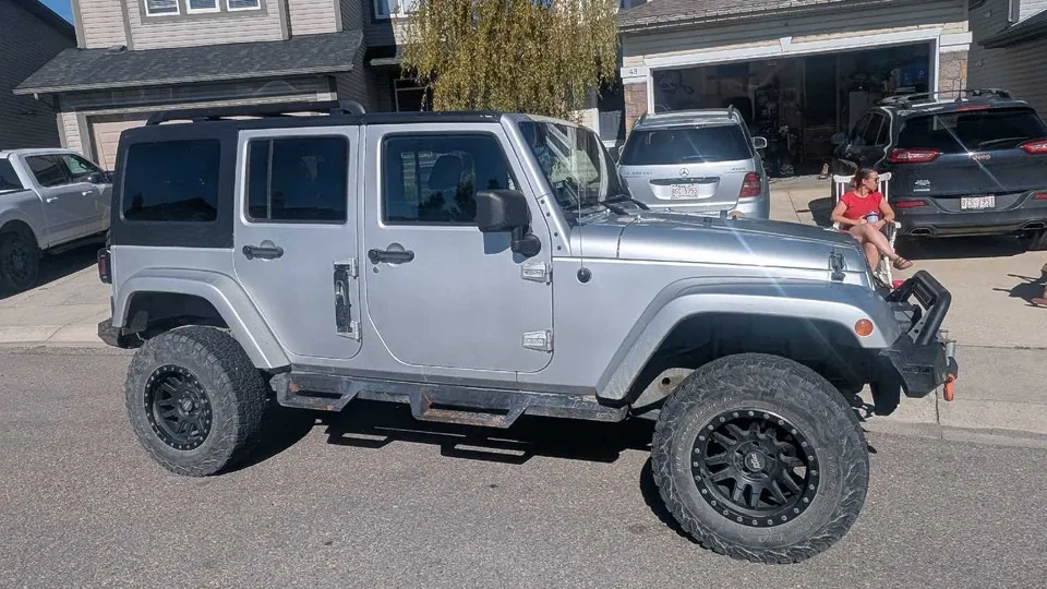 Jeep Wrangler Unlimited 2011 photo 2
