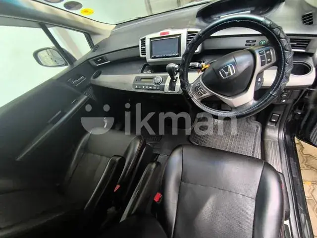 Honda Freed 2013 photo 2
