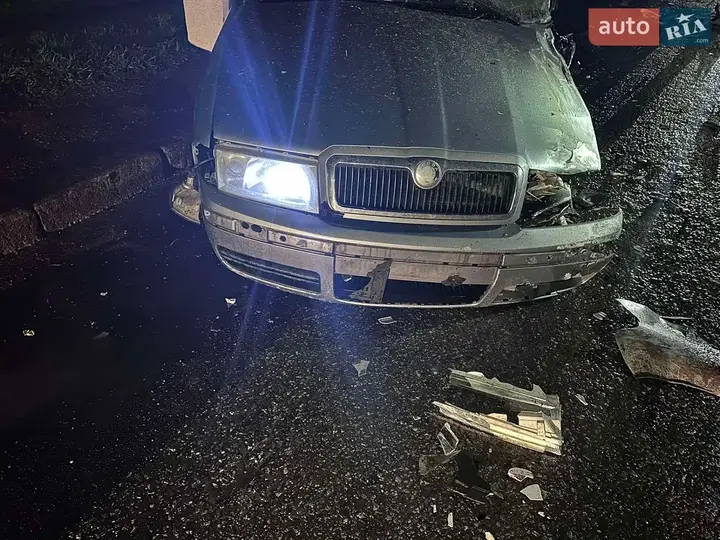 Skoda Octavia 2002 photo 2
