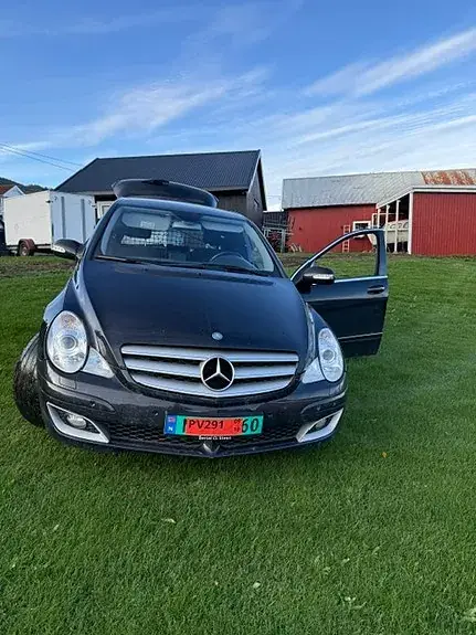 Mercedes-Benz R320