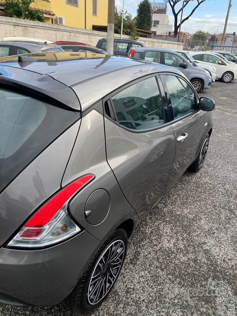 Lancia Ypsilon 2023 photo 4