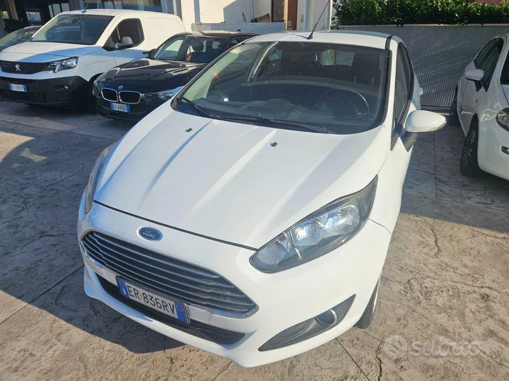 Ford Fiesta 2013 photo 2