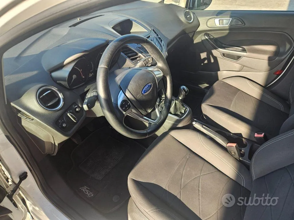 Ford Fiesta 2013 photo 5