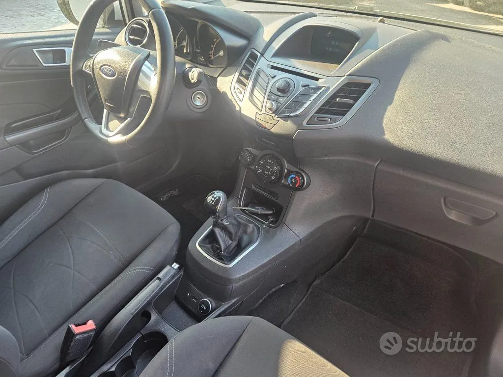 Ford Fiesta 2013 photo 4