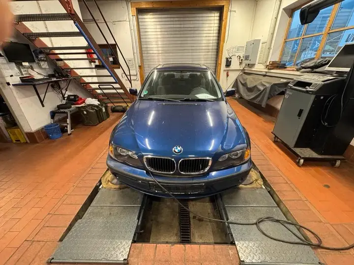 BMW 318I