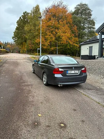 BMW 318I 2008 photo 3