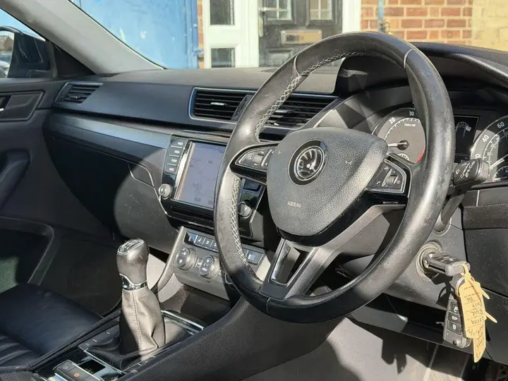 Skoda Superb 2017 photo 3