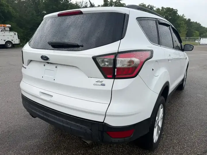 Ford Escape 2017 photo 3