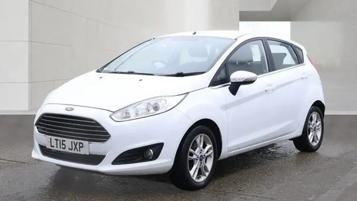 Ford Fiesta 2015 photo 2