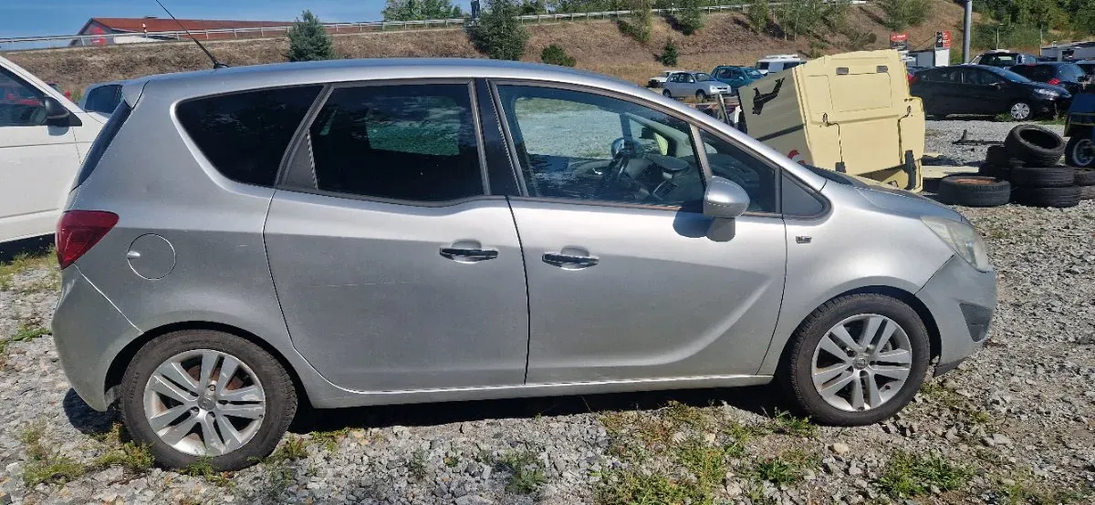 Opel Meriva 2011 photo 3