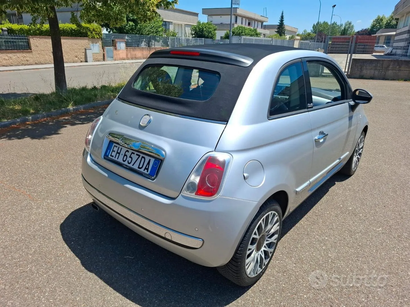Fiat 500 Cabrio 2011 photo 4