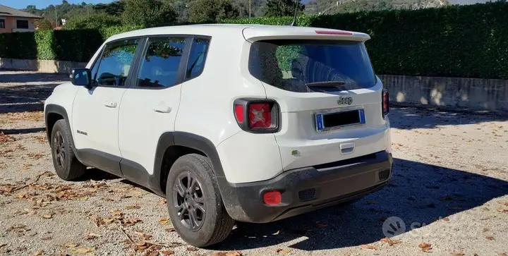Jeep Renegade 2023 photo 4