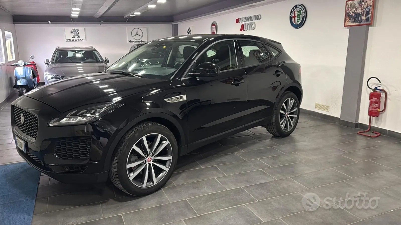 Jaguar E-Pace 2020 photo 4