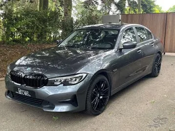 BMW 330 2022 photo 3