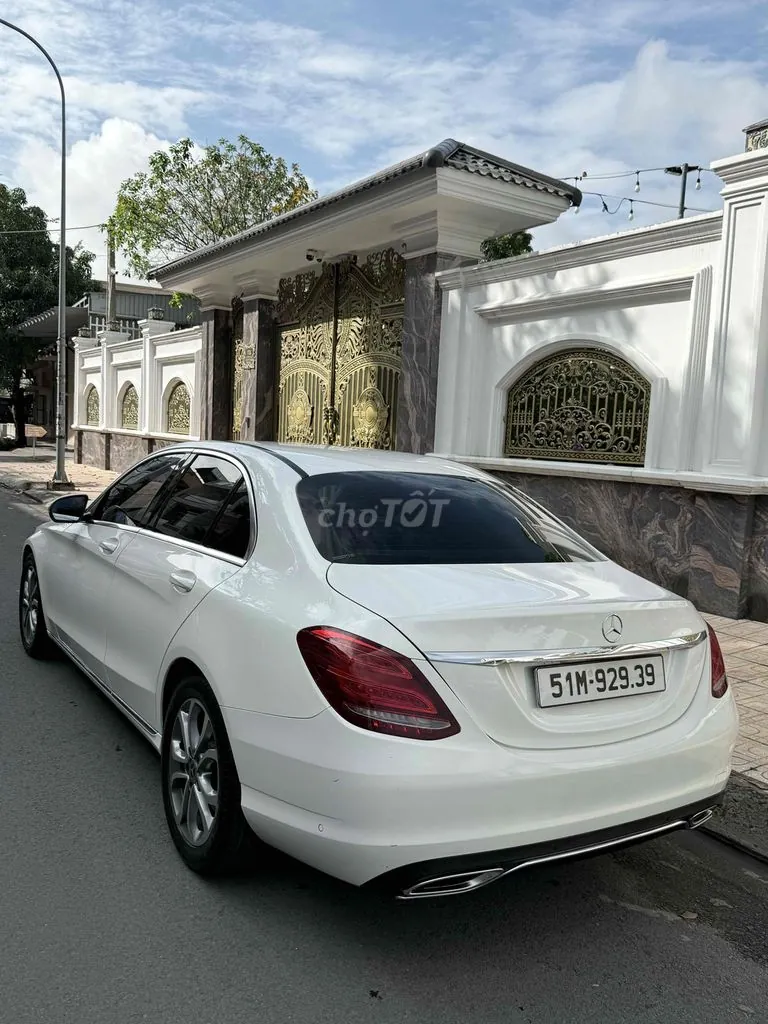 Mercedes-Benz C-Class 2018 photo 2