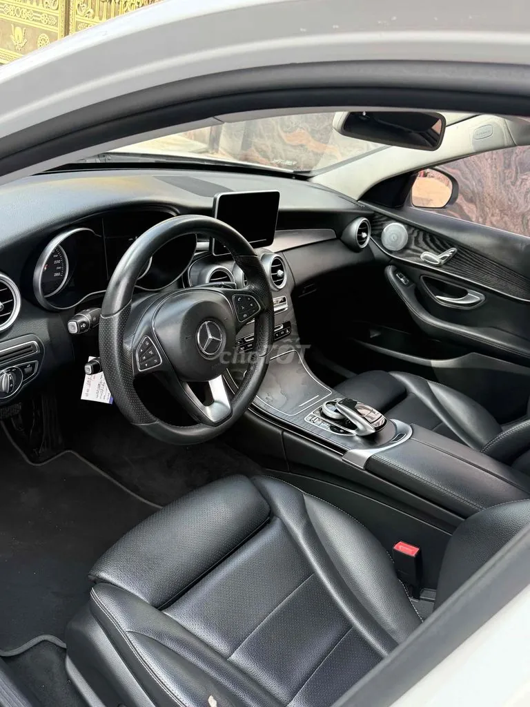 Mercedes-Benz C-Class 2018 photo 3