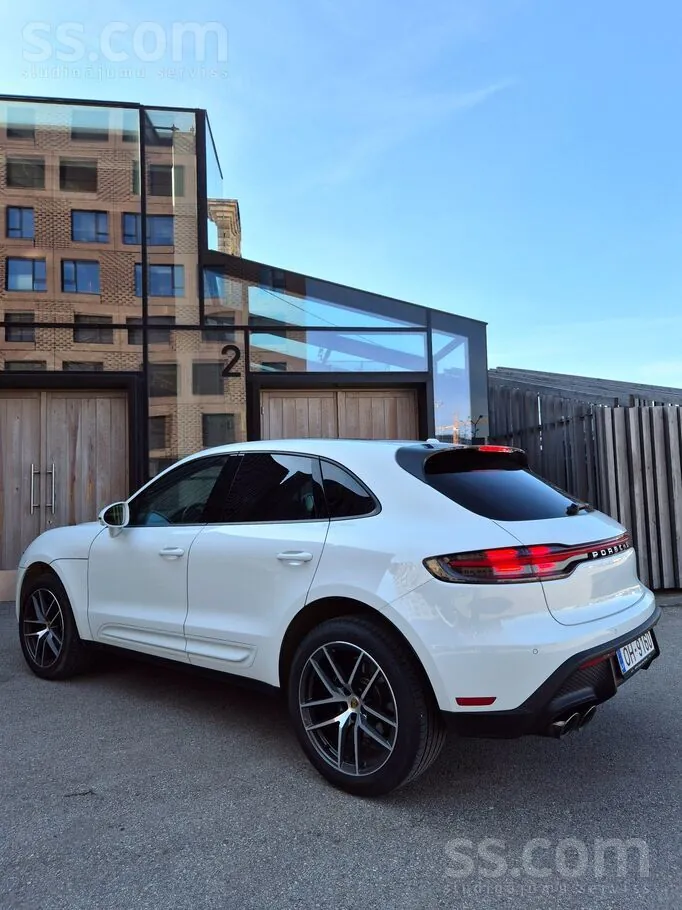 Porsche Macan 2024 photo 2