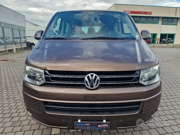 Volkswagen Caravelle 2011 photo 2