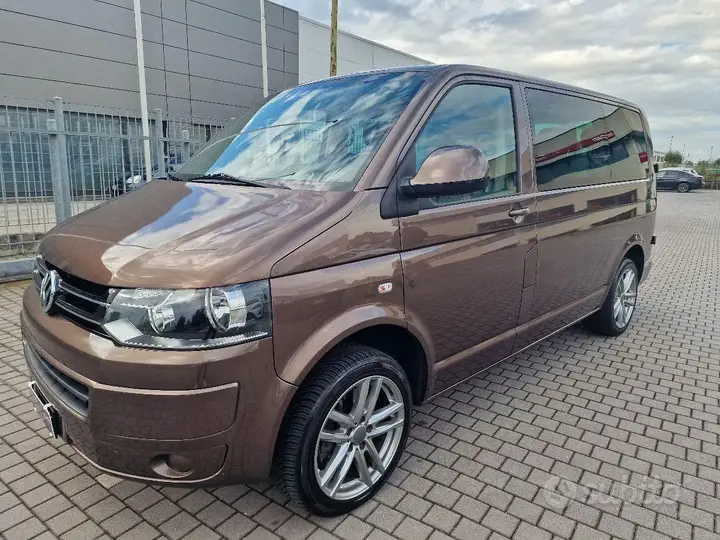Volkswagen Caravelle 2011 photo 4