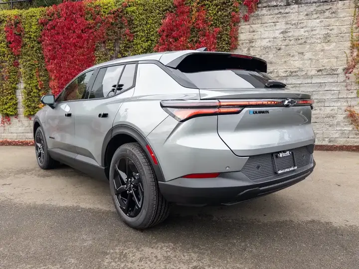 Chevrolet Equinox 2027 photo 3