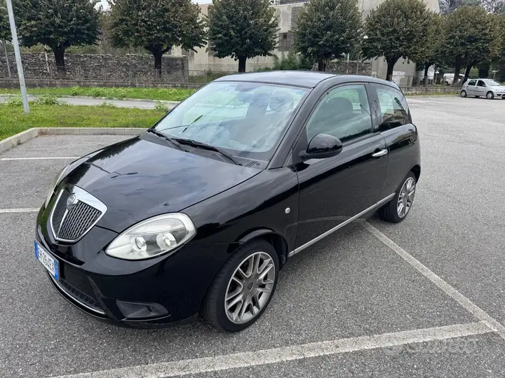 Lancia Ypsilon