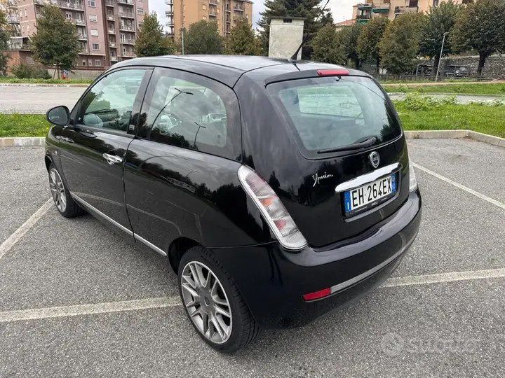 Lancia Ypsilon 2011 photo 4