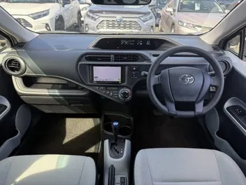 Toyota Aqua 2015 photo 3