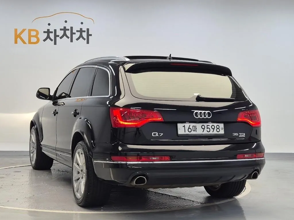 Audi Q7 2015 photo 2
