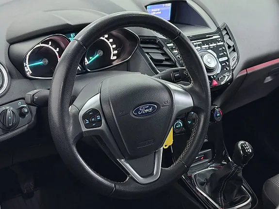 Ford Fiesta 2016 photo 2