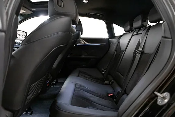 BMW I4 2023 photo 5