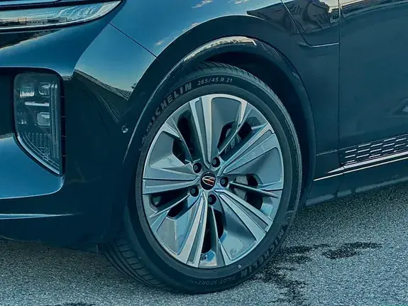 Hongqi E-Hs9 2022 photo 3