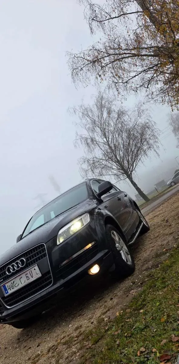 Audi Q7 2009 photo 3