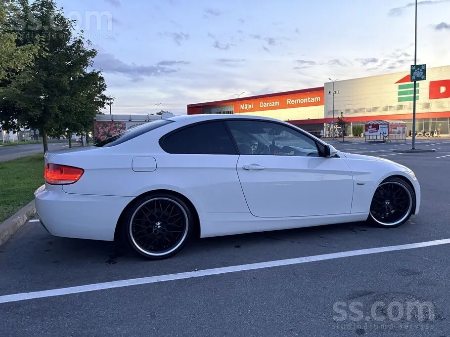 BMW 320D 2008 photo 2