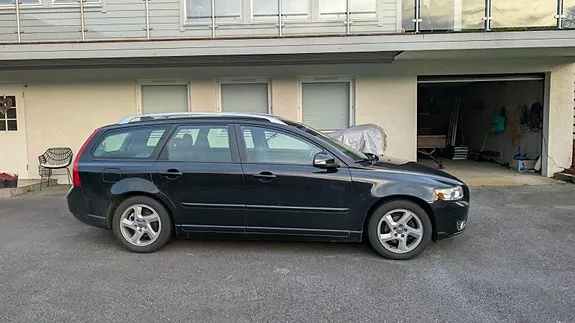 Volvo V50 2012 photo 2