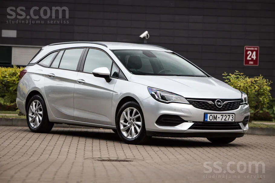 Opel Astra 2020 photo 2