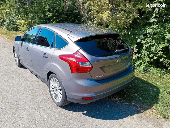 Ford Focus 2012 photo 2