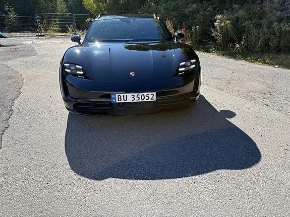 Porsche Taycan 4 2023 photo 2