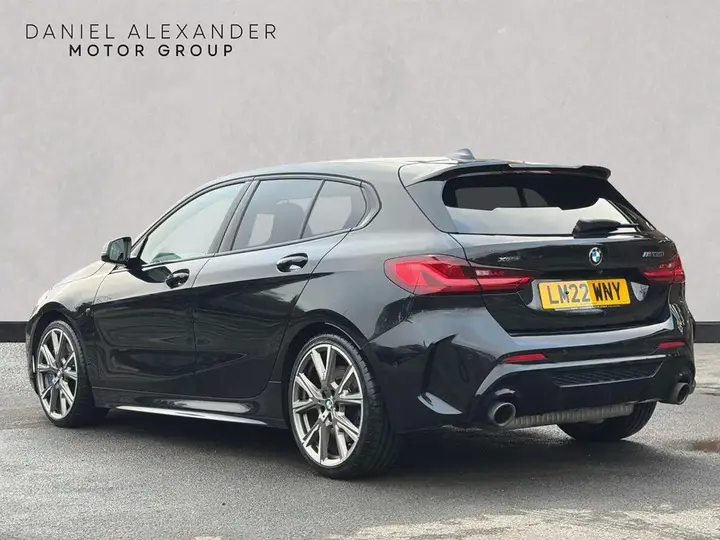 BMW 1 Series 2022 photo 2