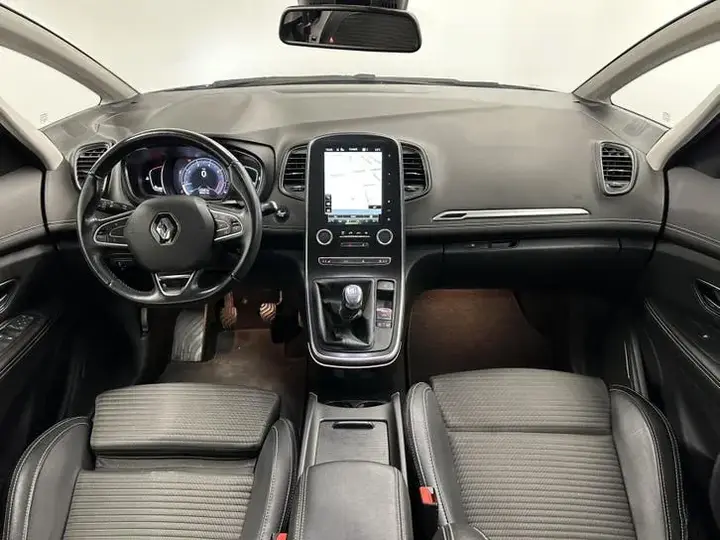Renault Grand Scenic 2018 photo 2