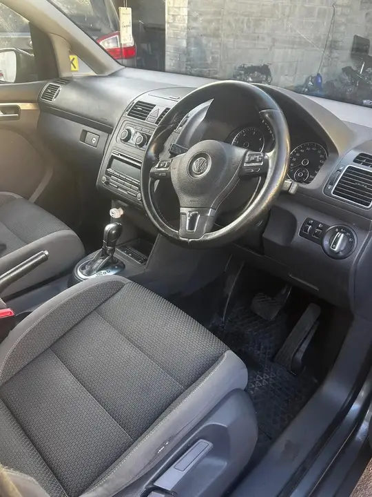 Volkswagen Touran 2013 photo 5
