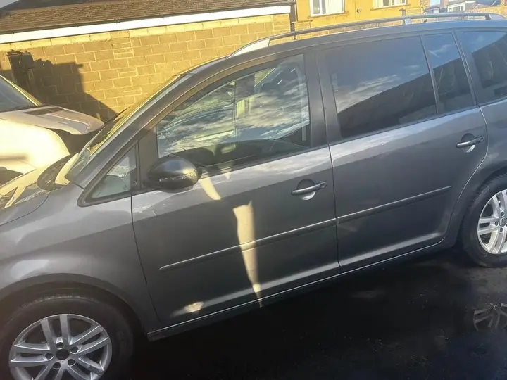 Volkswagen Touran 2013 photo 3
