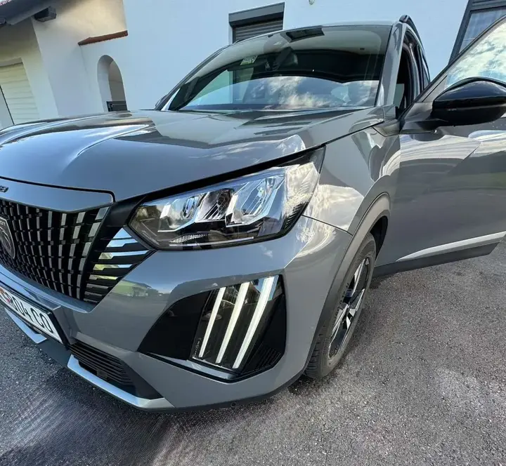 Peugeot 2008 2023 photo 3